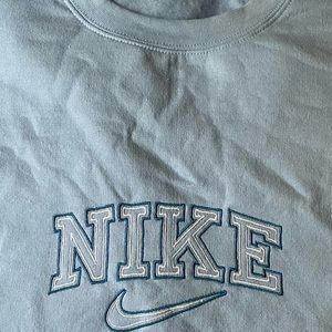 NIKE CREWNECK BABY BLUE